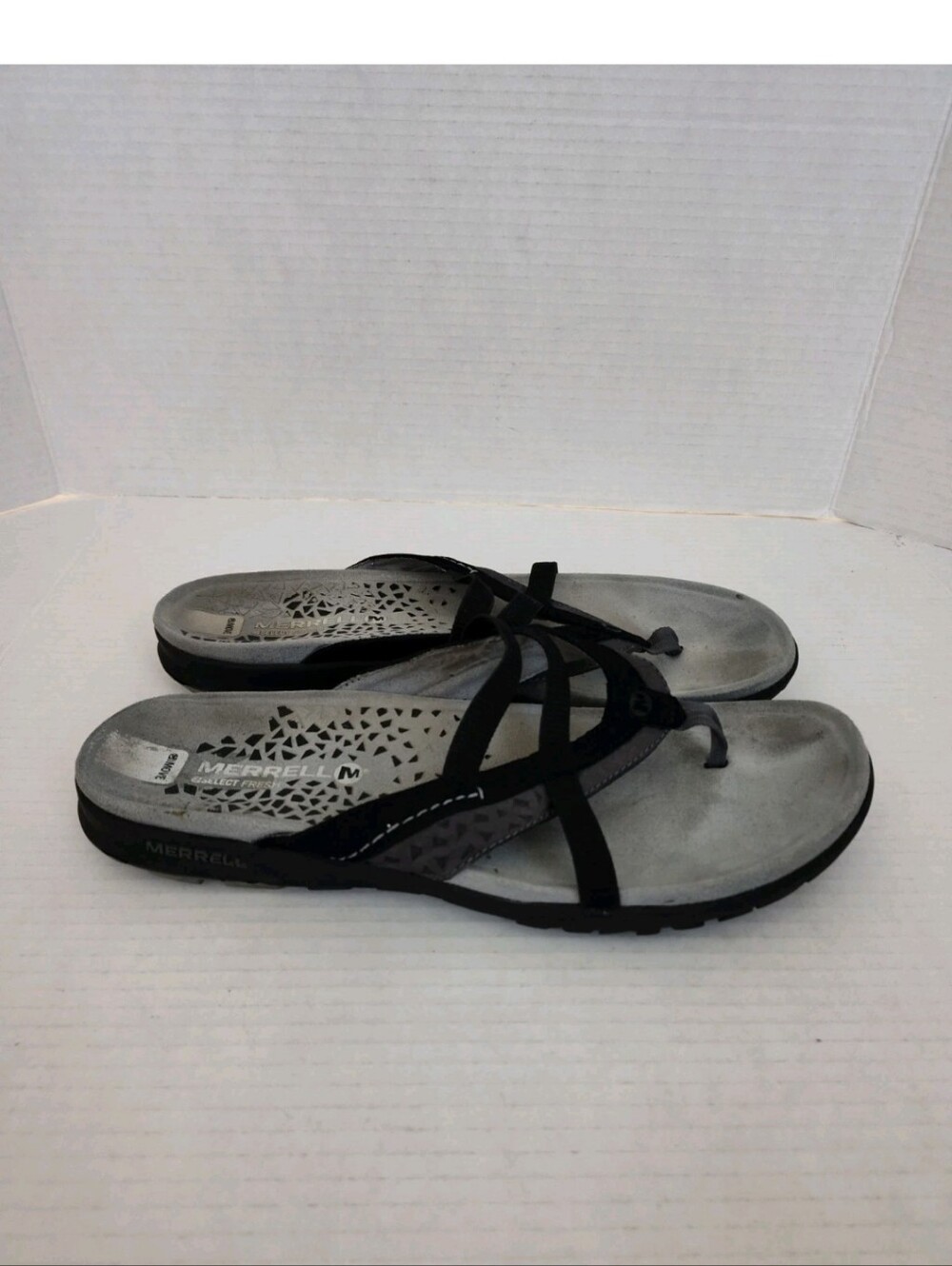Merrell Women's Thong Sandals Size 11 Black Gray Strappy with Comfort Footbed